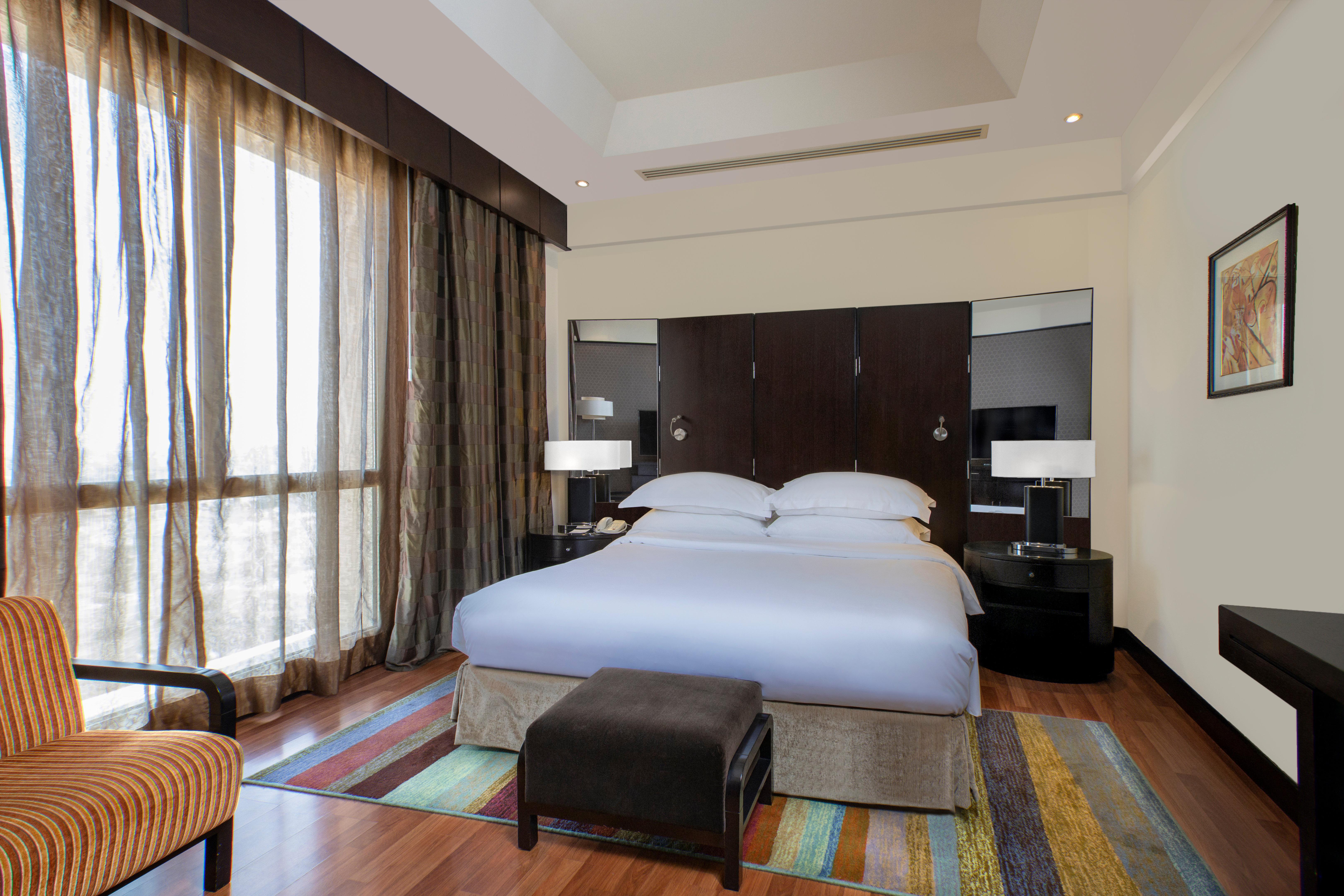 Отель Crowne Plaza Al Khobar By Ihg Экстерьер фото A bedroom at the hotel