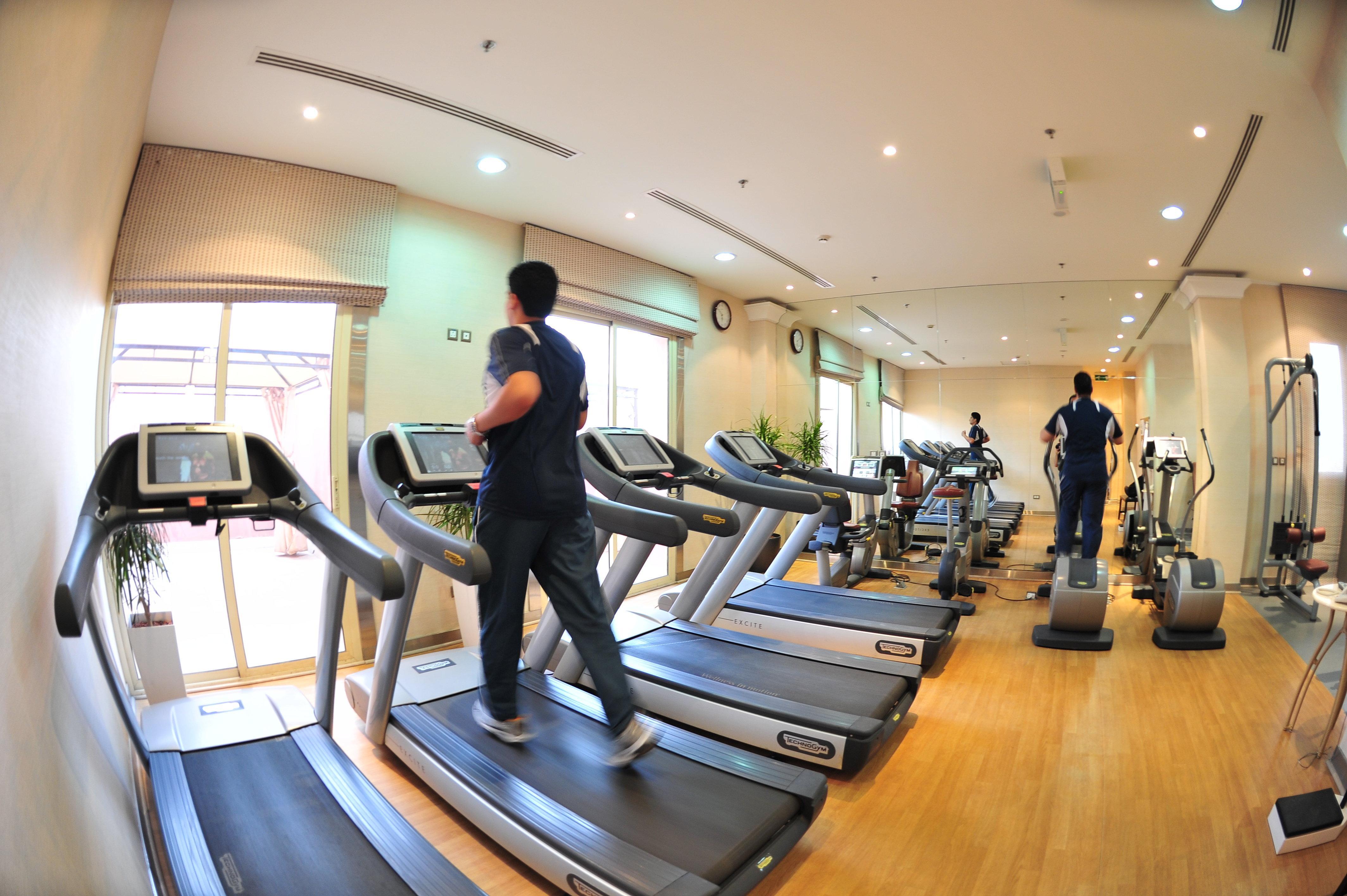 Отель Crowne Plaza Al Khobar By Ihg Экстерьер фото A treadmill