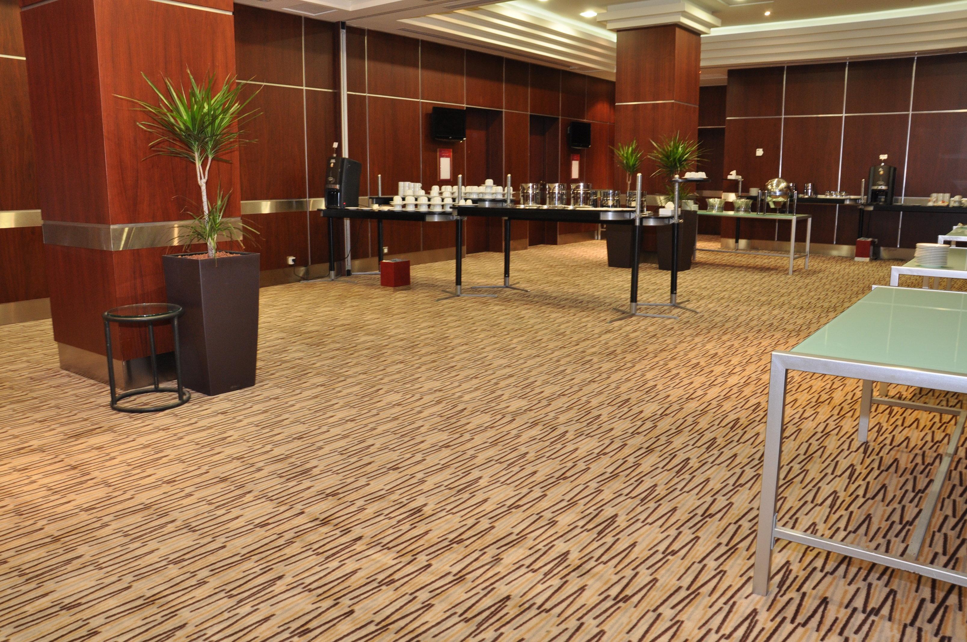 Отель Crowne Plaza Al Khobar By Ihg Экстерьер фото A carpet floor