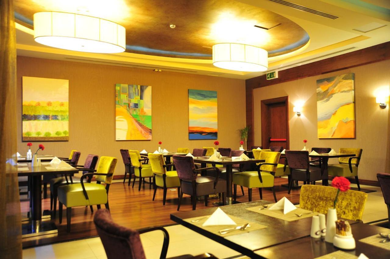 Отель Crowne Plaza Al Khobar By Ihg Экстерьер фото The interior of the restaurant