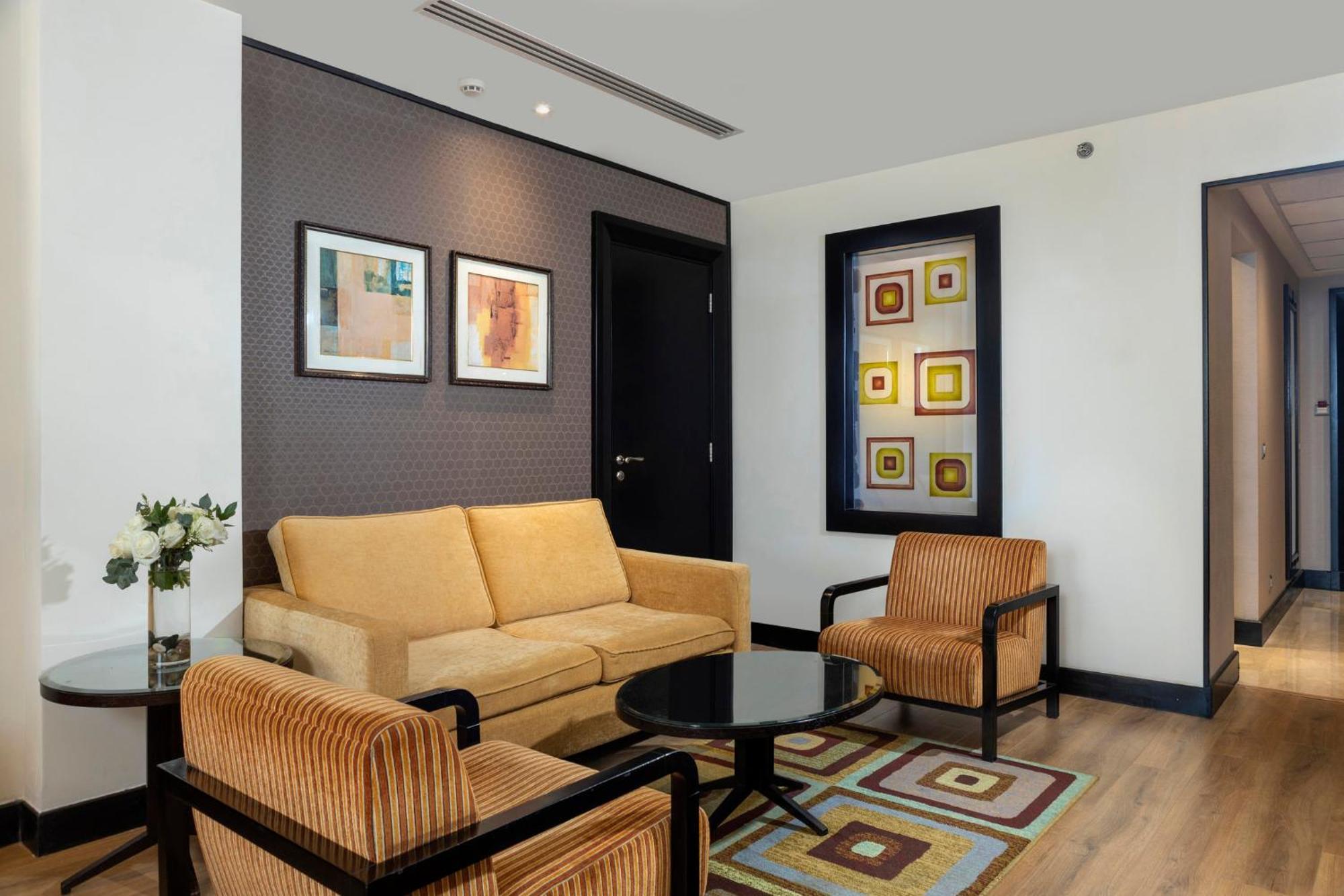 Отель Crowne Plaza Al Khobar By Ihg Экстерьер фото A living room